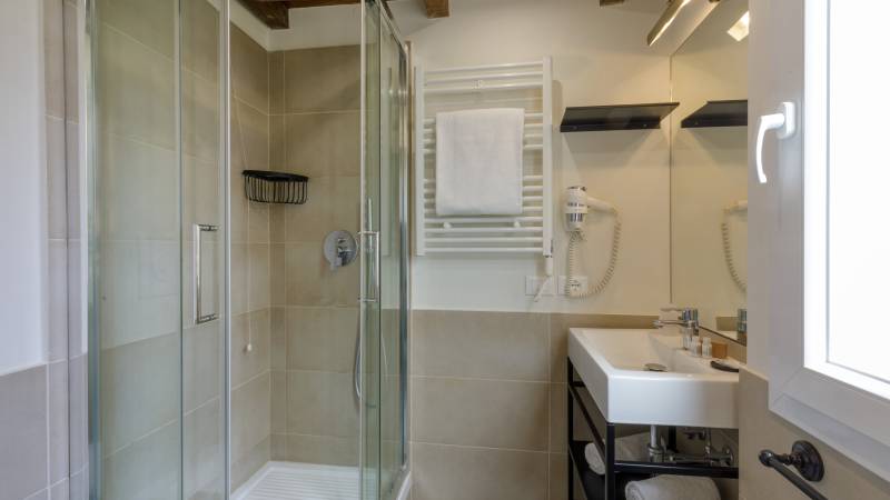 Relais-Luxury-Corso-bagno-camera-standard-roma-foto Relais-Luxury-Corso-bagno-camera-standard-roma-foto