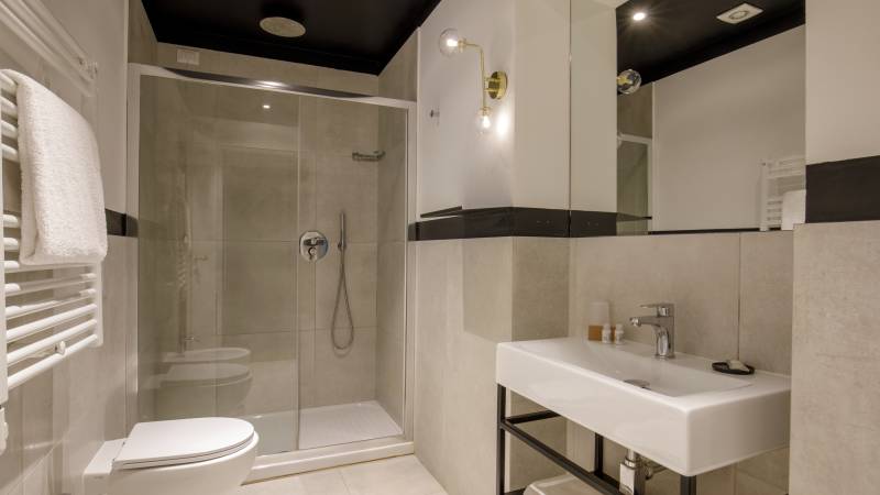 Relais-Luxury-Corso-bagno-camera-superior-roma-foto